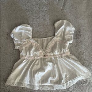 Elegant White Lace Trimmed Women's Top